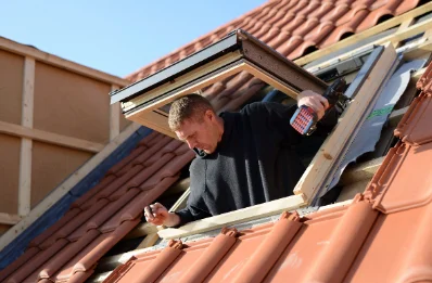 Pose de fenêtres de toit Velux à Chastanier